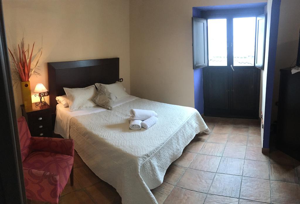 Apartamentos Victoria Bujalance Eksteriør bilde